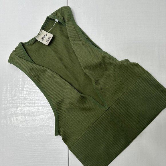Urban Outfitters Ribbed Vest Size XS Green Cropped Sleeveless Basics - Picture 8 of 8